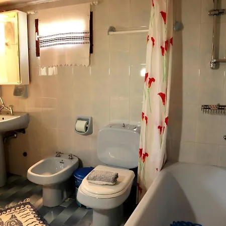 Stathis & Maria's Traditional House בית נופש Katokhórion