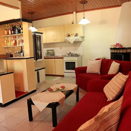 Stathis & Maria's Traditional House *