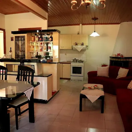 Stathis & Maria's Traditional House Дом отдыха Katokhorion (Lefkada)