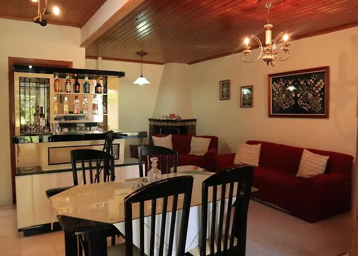 Stathis & Maria's Traditional House *